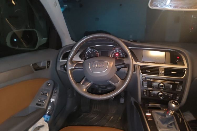 Used Audi A4L 2013 30 TFSI Manual Comfort Model Steering Wheel