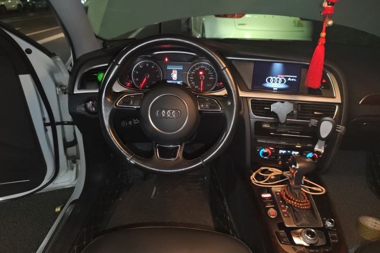 Used Audi A4L 2013 35 TFSI Automatic Technology Edition Steering Wheel
