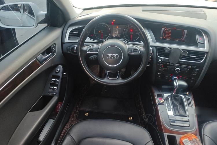 Used Audi A4L 2013 35 TFSI Automatic Comfort Model Steering Wheel
