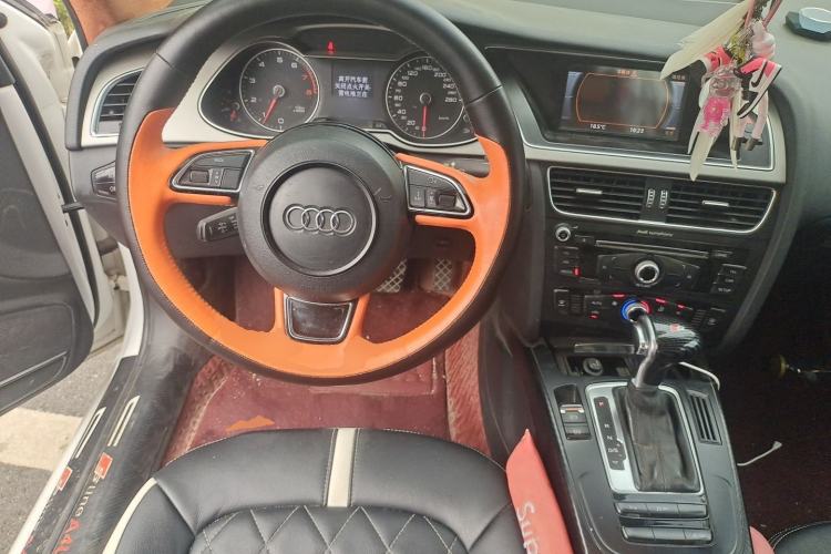 Used Audi A4L 2013 35 TFSI Automatic Standard Model Steering Wheel