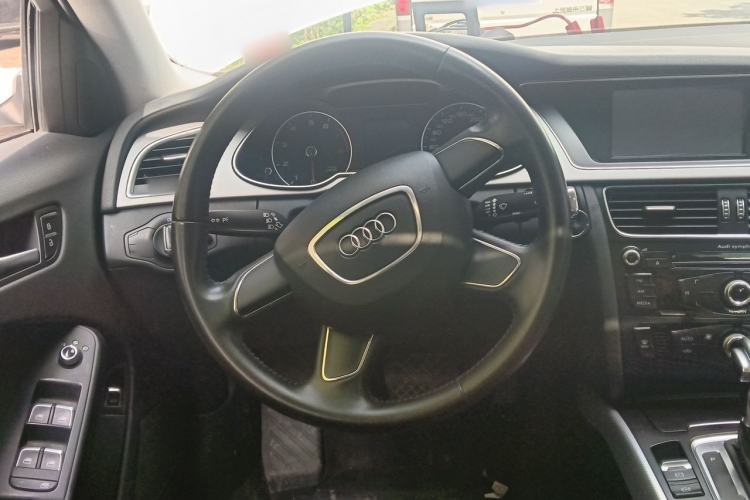 Used Audi A4L 2013 30 TFSI Automatic Comfort Model Steering Wheel