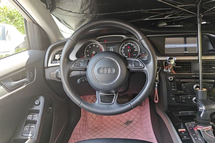 Used Audi A4L 2013 35 TFSI Automatic Standard Model Steering Wheel