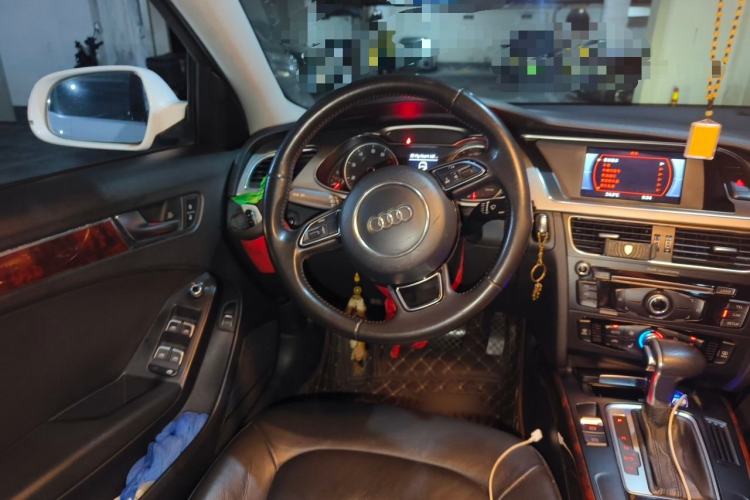 Used Audi A4L 2013 35 TFSI Automatic Comfort Model Steering Wheel