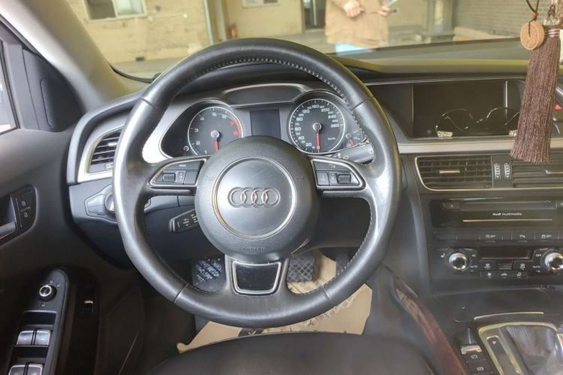 Used Audi A4L 2013 35 TFSI Automatic Technology Edition Steering Wheel