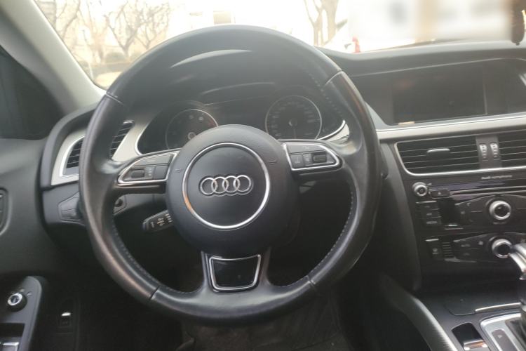 Used Audi A4L 2013 35 TFSI Automatic Comfort Model Steering Wheel