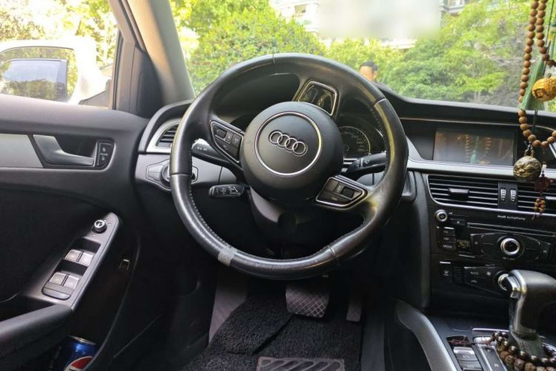 Used Audi A4L 2013 35 TFSI Automatic Standard Model Steering Wheel