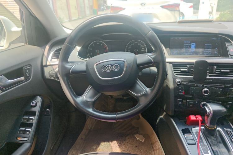 Used Audi A4L 2013 30 TFSI Automatic Comfort Model Steering Wheel
