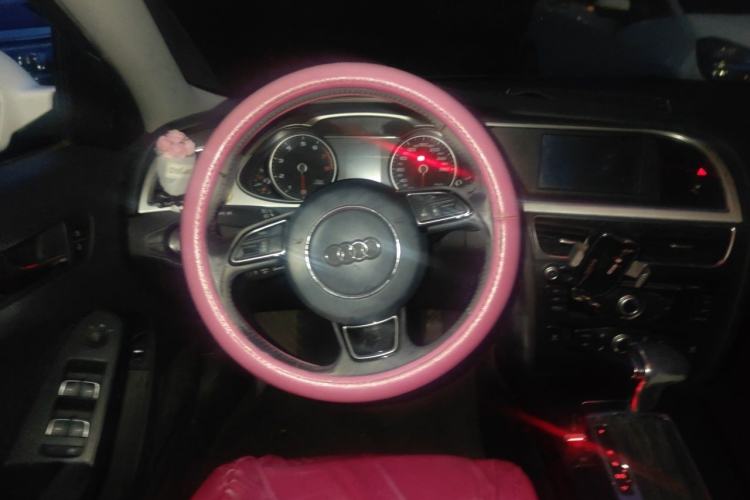 Used Audi A4L 2013 35 TFSI Automatic Comfort Model Steering Wheel