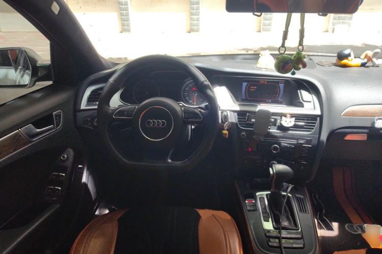 Used Audi A4L 2013 35 TFSI Automatic Comfort Model Steering Wheel