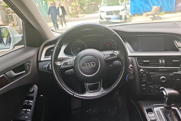 Used Audi A4L 2013 35 TFSI Automatic Comfort Model Steering Wheel