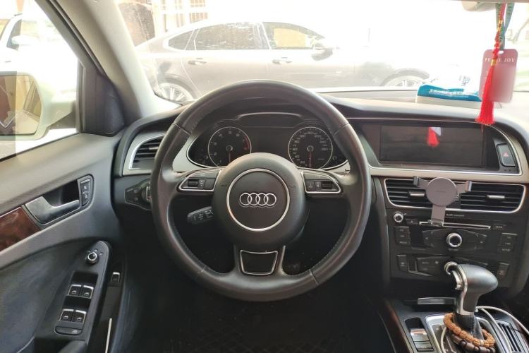 Used Audi A4L 2013 40 TFSI quattro Individual Sport Edition Steering Wheel