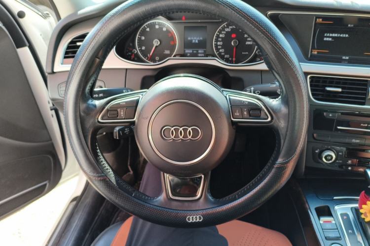 Used Audi A4L 2013 35 TFSI Automatic Technology Edition Steering Wheel