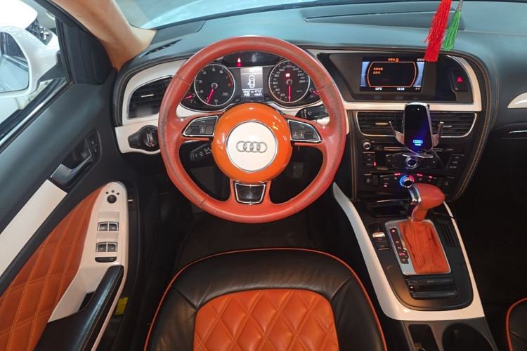 Used Audi A4L 2013 35 TFSI Automatic Standard Model Steering Wheel