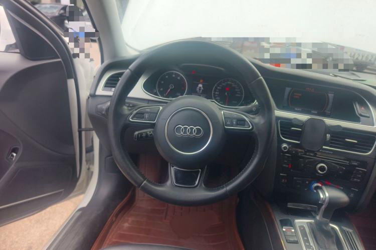 Used Audi A4L 2013 35 TFSI Automatic Comfort Model Steering Wheel