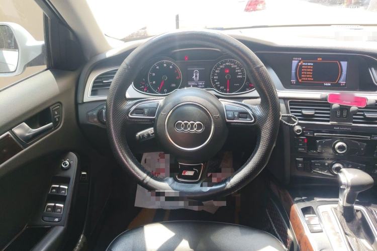 Used Audi A4L 2013 35 TFSI Automatic Comfort Model Steering Wheel