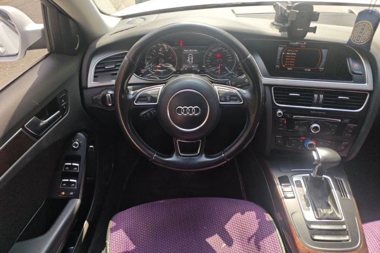 Used Audi A4L 2013 35 TFSI Automatic Comfort Model Steering Wheel