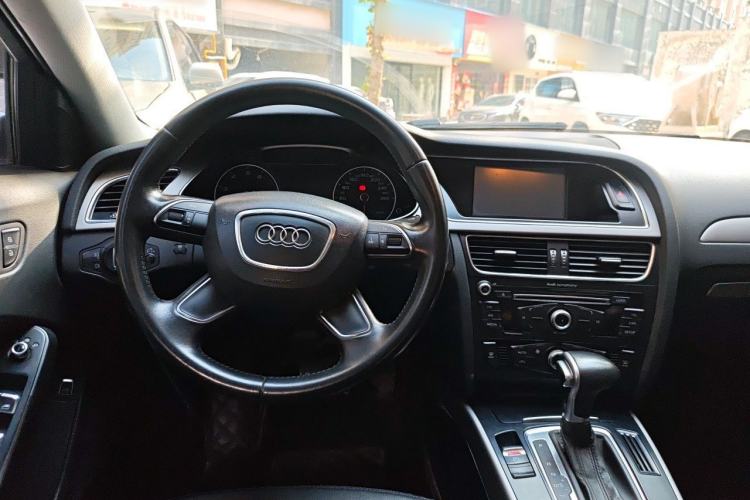 Used Audi A4L 2013 30 TFSI Automatic Comfort Model Steering Wheel