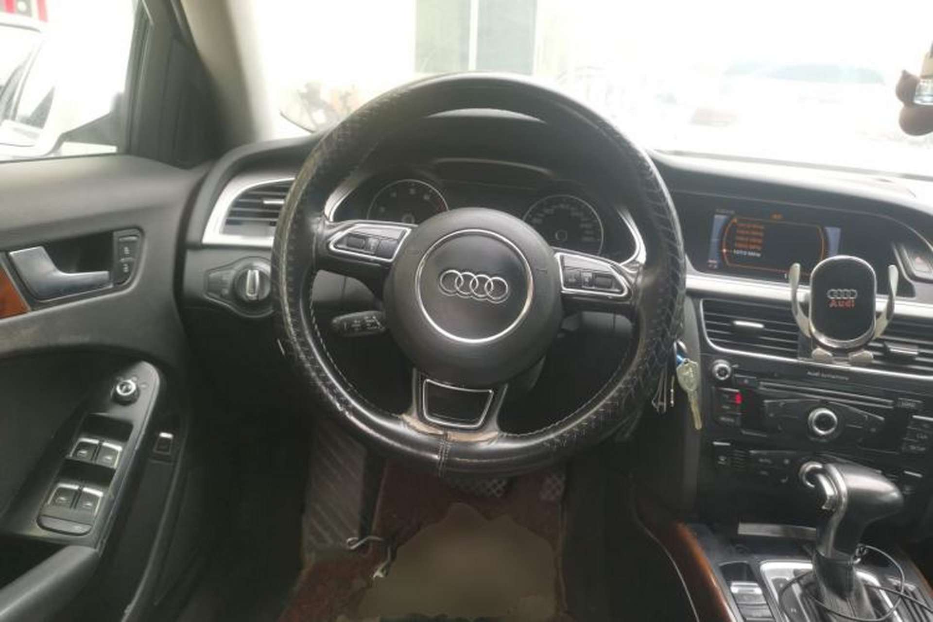 Used Audi A4L 2013 35 TFSI Automatic Comfort Model Steering Wheel