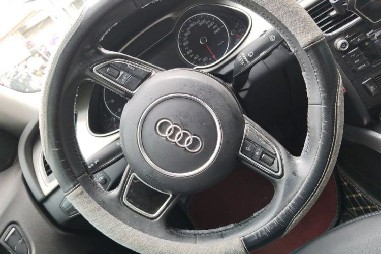 Used Audi A4L 2013 35 TFSI Automatic Standard Model Steering Wheel