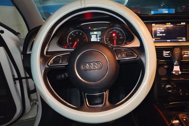 Used Audi A4L 2013 35 TFSI Automatic Technology Edition Steering Wheel