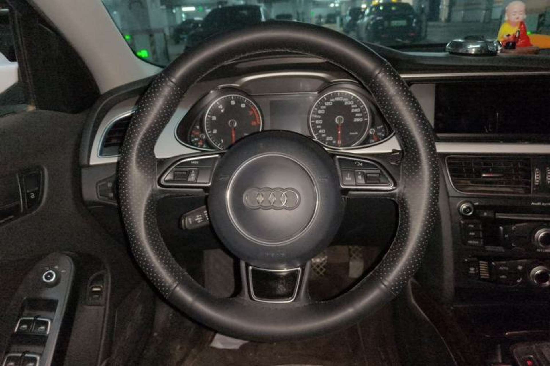 Used Audi A4L 2013 35 TFSI Automatic Comfort Model Steering Wheel