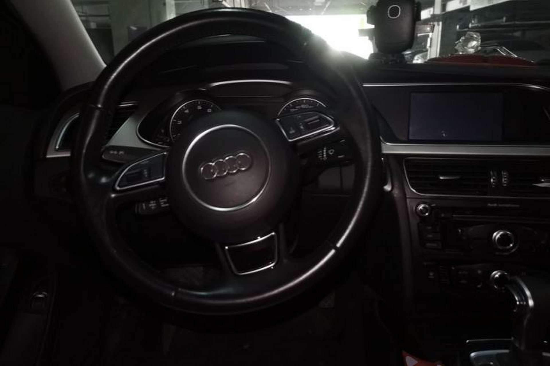 Used Audi A4L 2013 35 TFSI Automatic Standard Model Steering Wheel