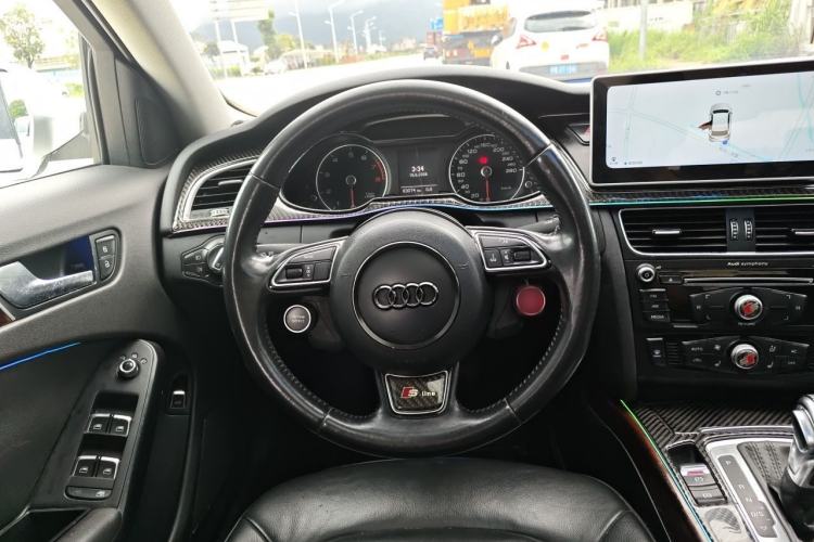 Used Audi A4L 2013 35 TFSI Automatic Comfort Model Steering Wheel