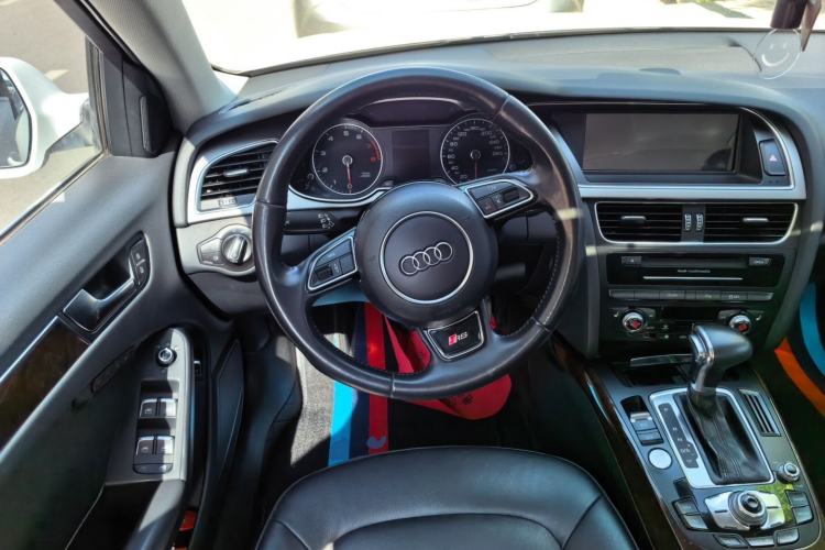 Used Audi A4L 2013 35 TFSI Automatic Technology Edition Steering Wheel