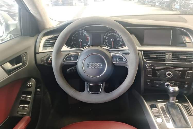 Used Audi A4L 2013 40 TFSI quattro Individual Sport Edition Steering Wheel