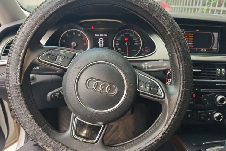Used Audi A4L 2013 35 TFSI Automatic Comfort Model Steering Wheel