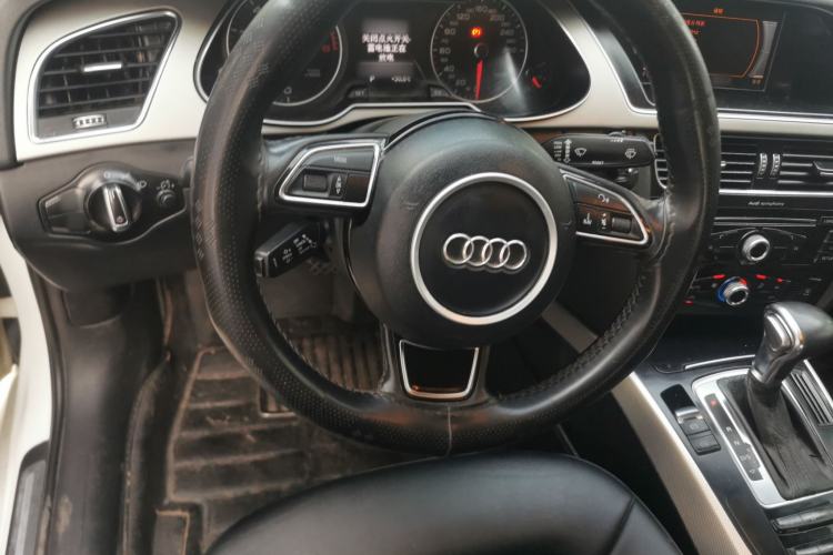 Used Audi A4L 2013 35 TFSI Automatic Comfort Model Steering Wheel