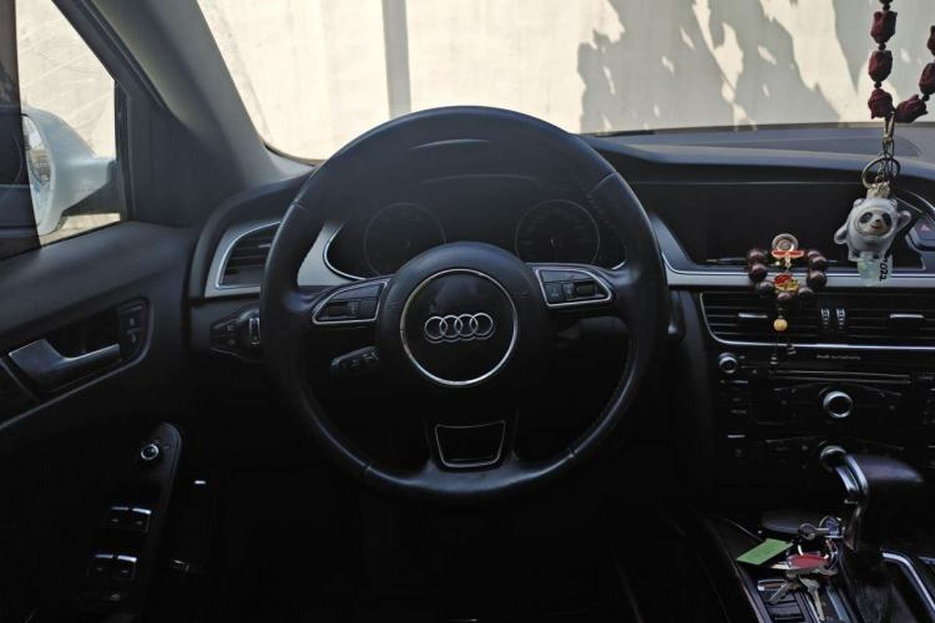 Used Audi A4L 2013 35 TFSI Automatic Comfort Model Steering Wheel