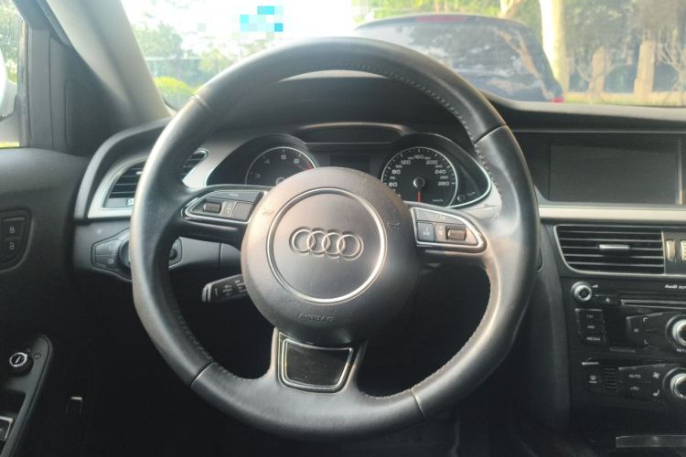 Used Audi A4L 2013 35 TFSI Automatic Comfort Model Steering Wheel