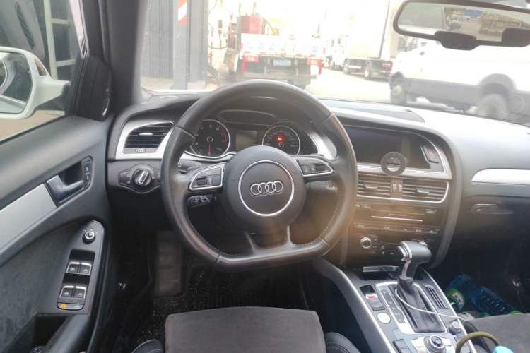 Used Audi A4L 2013 40 TFSI quattro Sport version Steering Wheel