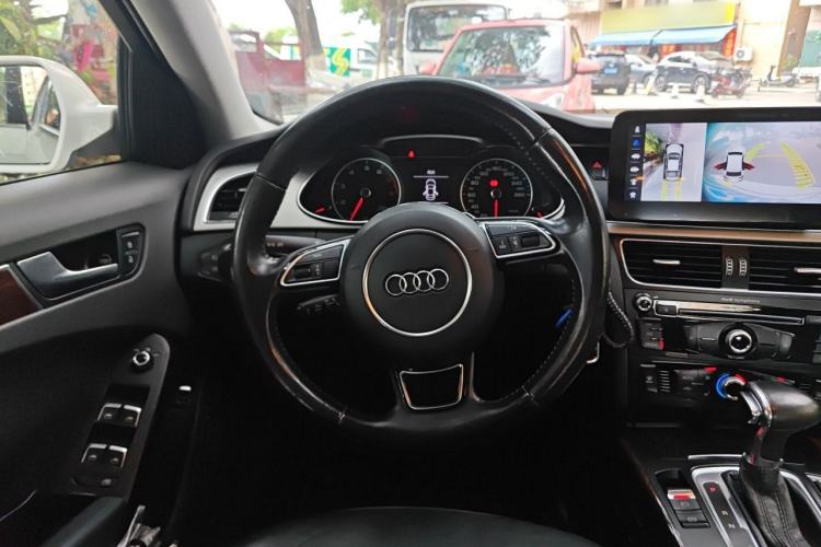 Used Audi A4L 2013 35 TFSI Automatic Comfort Model Steering Wheel