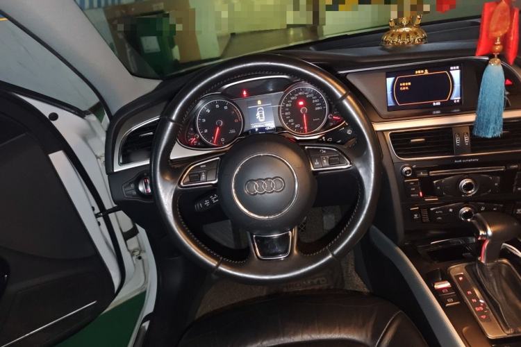 Used Audi A4L 2013 35 TFSI Automatic Comfort Model Steering Wheel