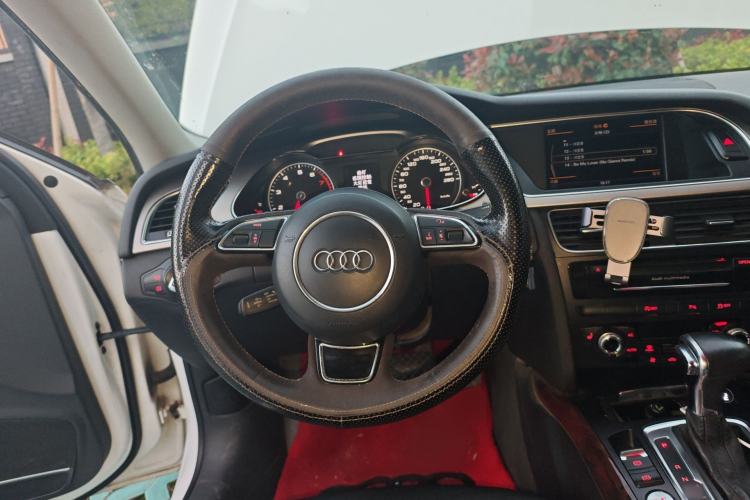 Used Audi A4L 2013 35 TFSI Automatic Technology Edition Steering Wheel
