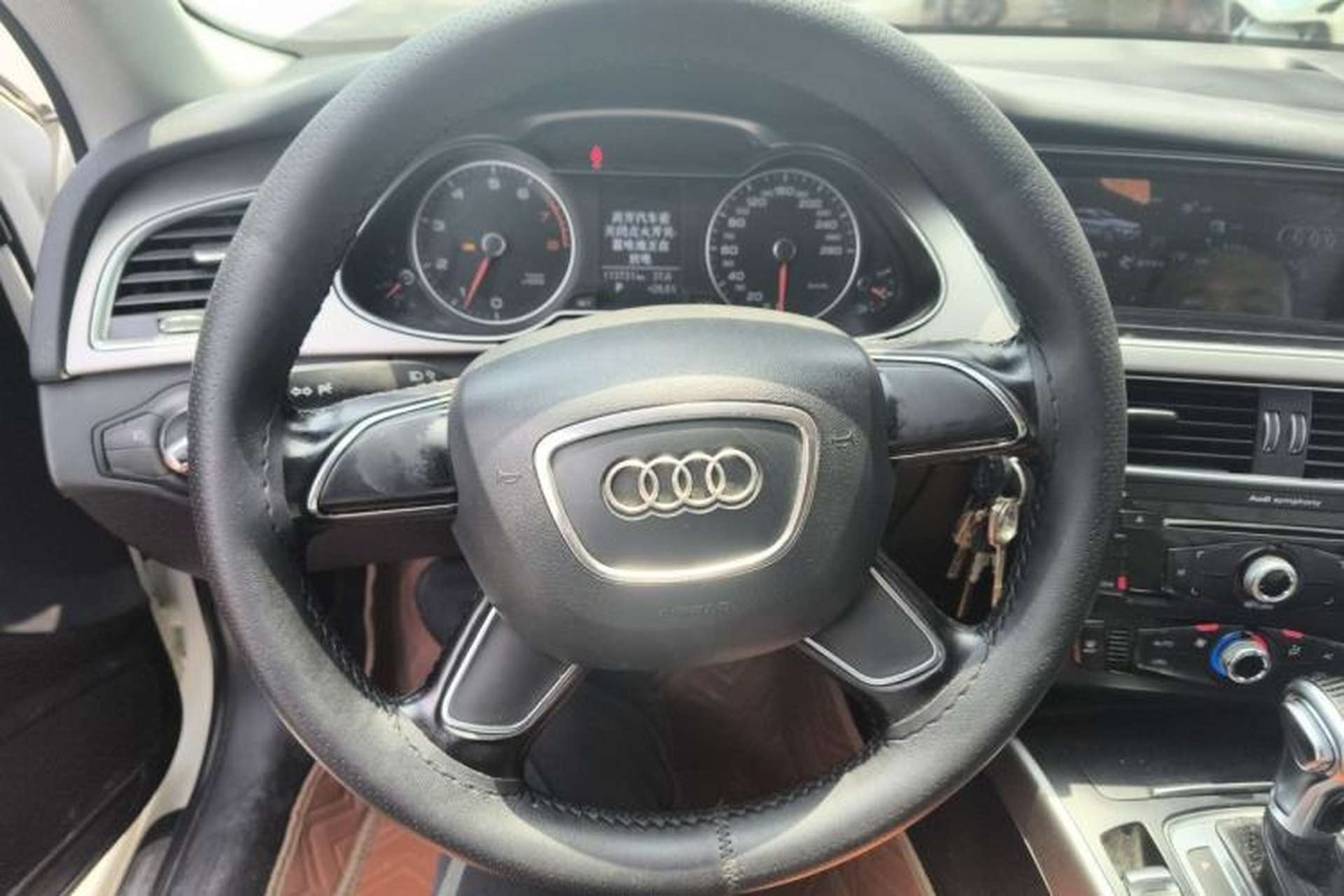 Used Audi A4L 2013 30 TFSI Automatic Comfort Model Steering Wheel