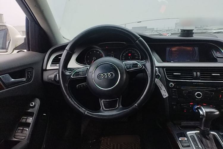 Used Audi A4L 2013 35 TFSI Automatic Comfort Model Steering Wheel