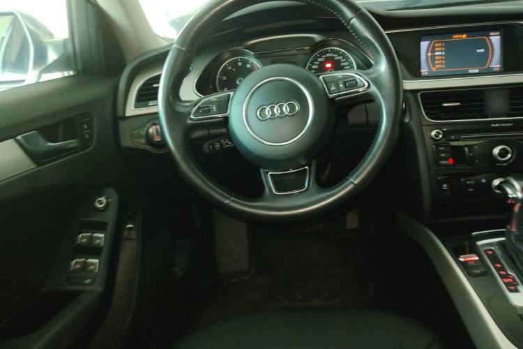 Used Audi A4L 2013 40 TFSI quattro Individual Sport Edition Steering Wheel