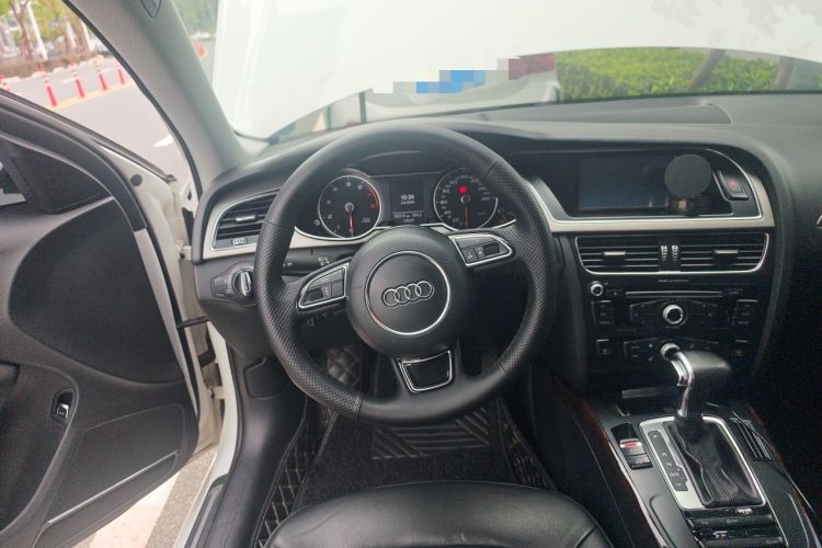 Used Audi A4L 2013 35 TFSI Automatic Comfort Model Steering Wheel
