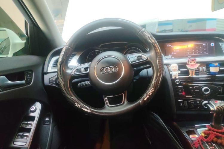 Used Audi A4L 2013 35 TFSI Automatic Comfort Model Steering Wheel