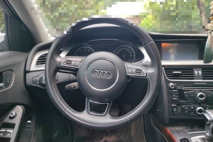 Used Audi A4L 2013 35 TFSI Automatic Comfort Model Steering Wheel