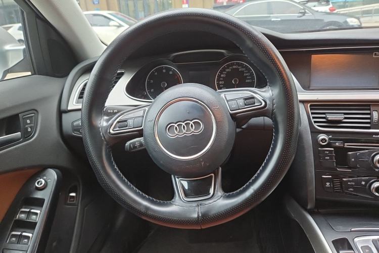 Used Audi A4L 2013 40 TFSI quattro Individual Sport Edition Steering Wheel
