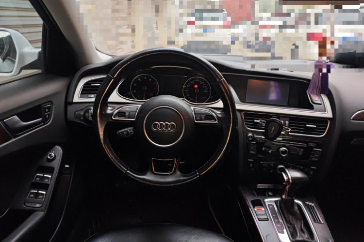 Used Audi A4L 2013 35 TFSI Automatic Comfort Model Steering Wheel
