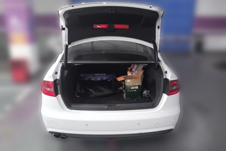 Used Audi A4L 2013 35 TFSI Automatic Standard Model Trunk
