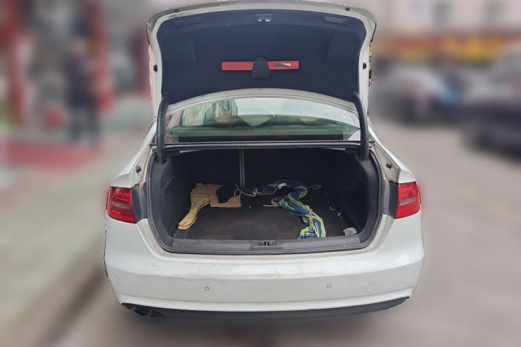 Used Audi A4L 2013 35 TFSI Automatic Standard Model Trunk