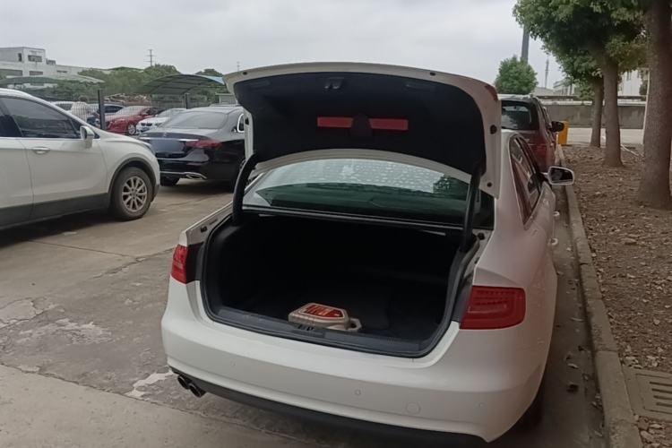 Used Audi A4L 2013 35 TFSI Automatic Standard Model Trunk