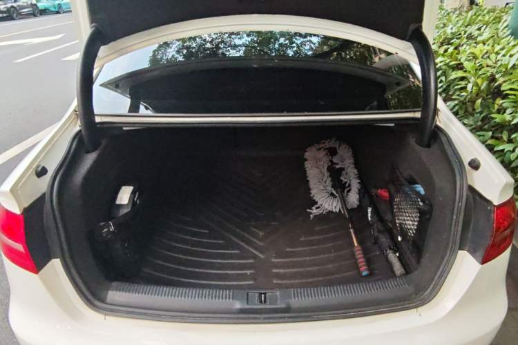 Used Audi A4L 2013 35 TFSI Automatic Technology Edition Trunk