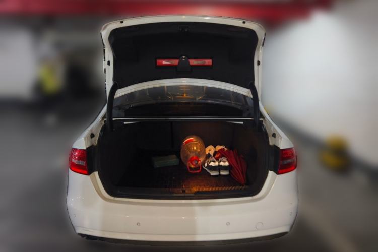 Used Audi A4L 2013 35 TFSI Automatic Comfort Model Trunk